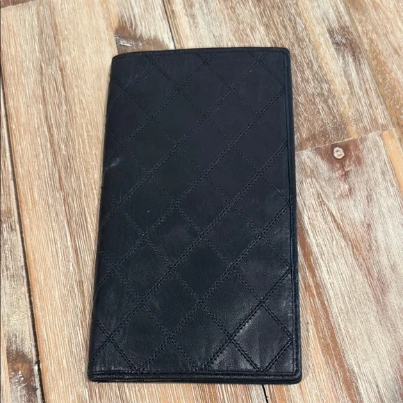 CHANEL Black Quilted Leather Wallet - Picture 1 of 5
